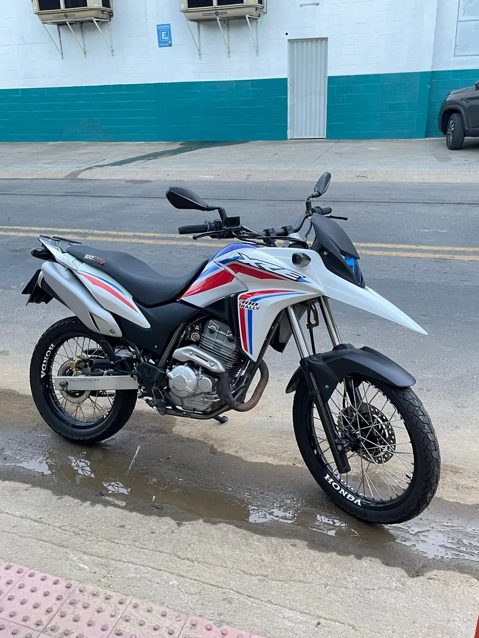 XRE 300 Capitão América 