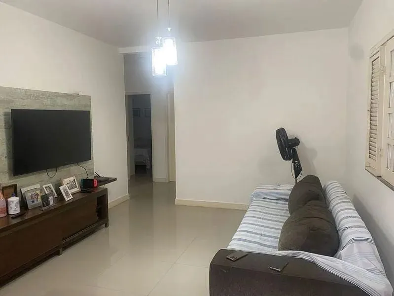 Vendo casa em Condomínio fechado de três quartos