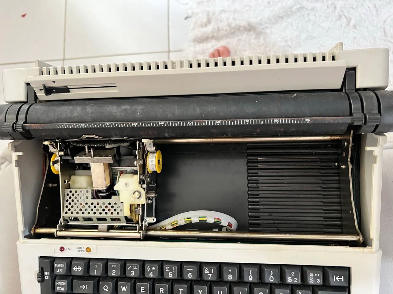 Máquinas de datilografia elétrica e mecânica  - Foto 3