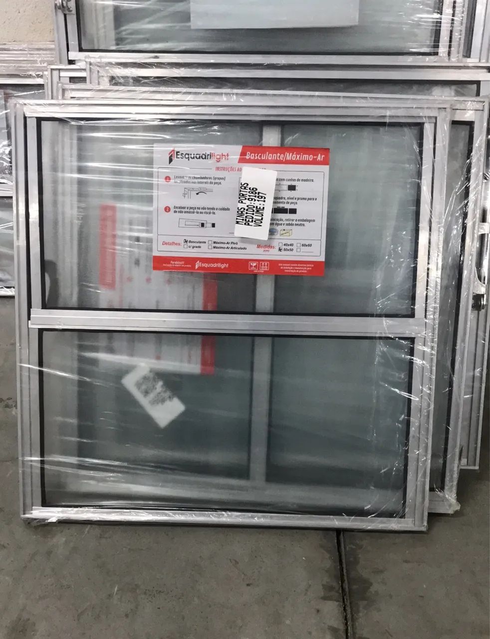 Vitro Basculante alumínio a partir de R$ 60,00