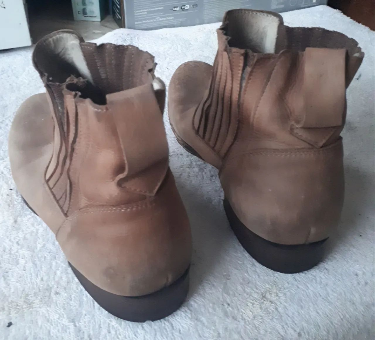 Botina de cano curto marrom 40 usada - Foto 5