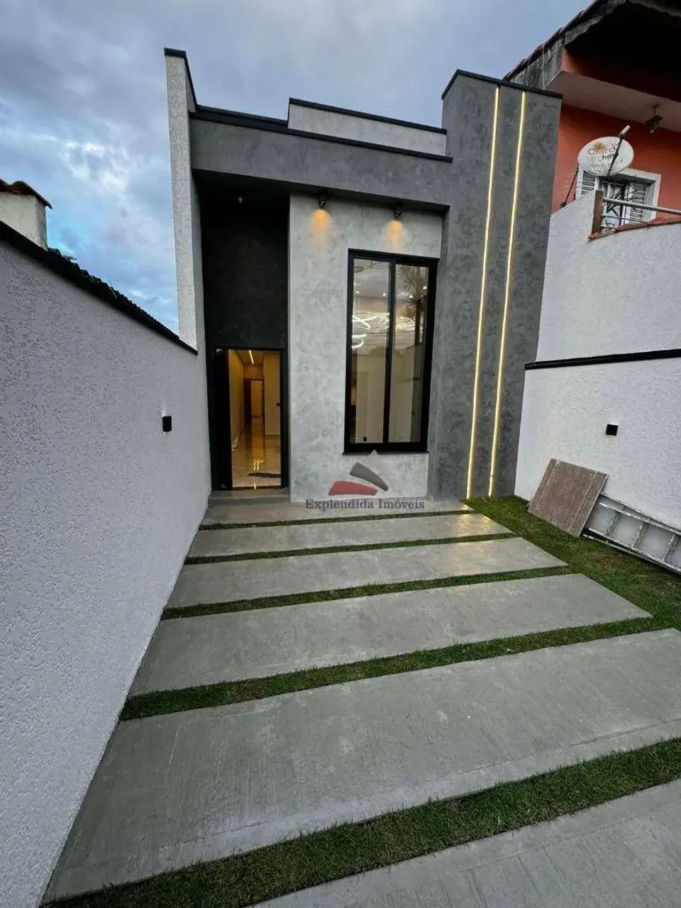 Casa com 2 dormitórios à venda, 75 m² por R$ 450.000 - Jardim Layr - Mogi das Cruzes/SP - Foto 2