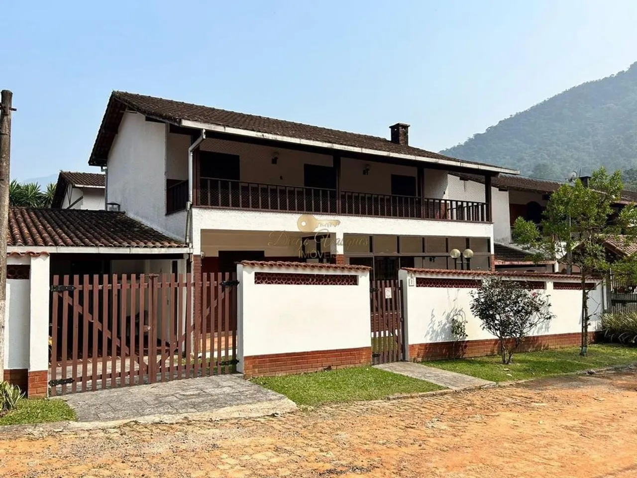 Casa em Condomínio para Venda, Carlos Guinle, 4 dormitórios, 2 suítes, 4 banheiros, 2 vaga