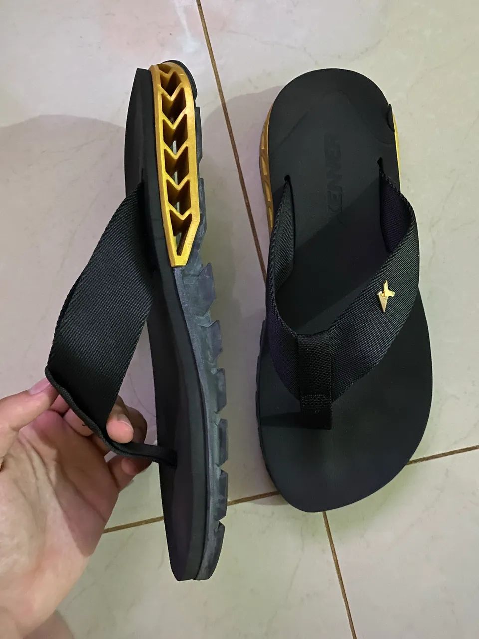 Chinelo Kenner Preto - Foto 2