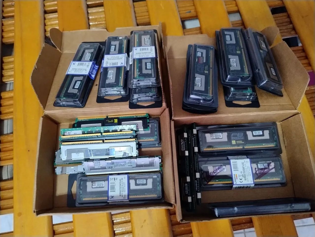 Kingston memória para servidor    2gb e 1gb ( lote )