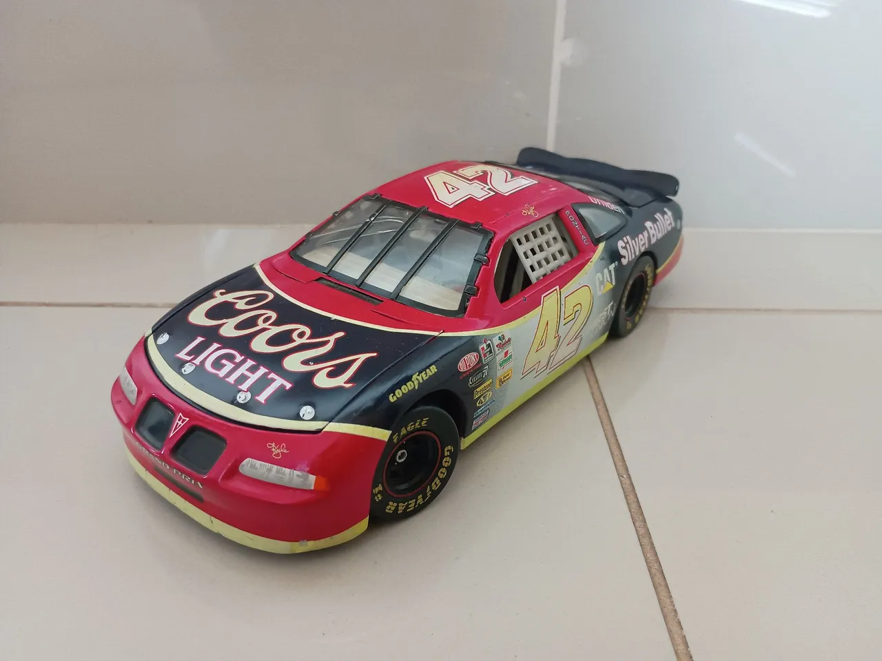 Miniatura pontiac grand prix nascar stock car 1:24 action 