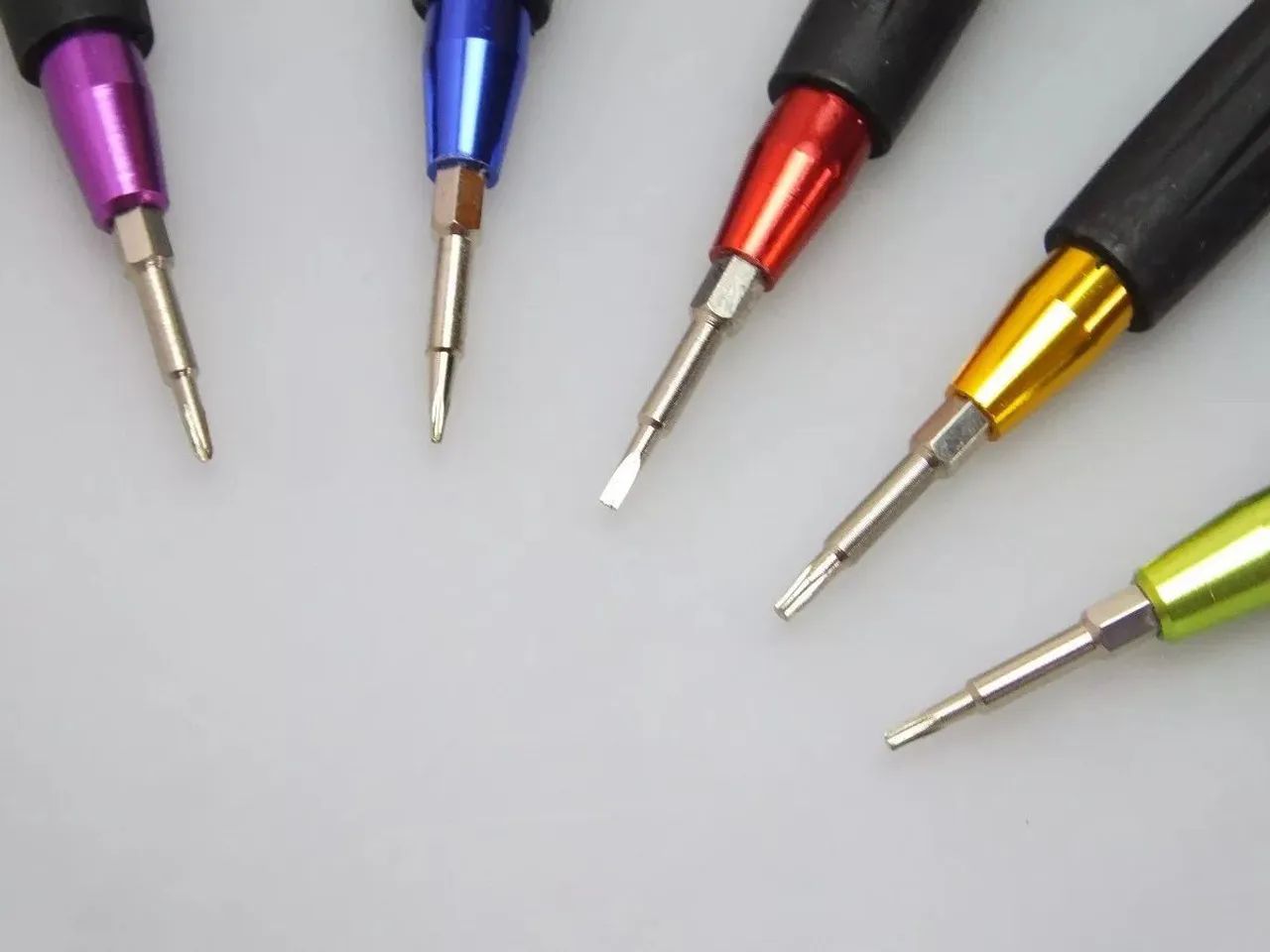 Kit De Ferramentas 7 Peças com 5 chaves e 2 espátulas - Foto 2