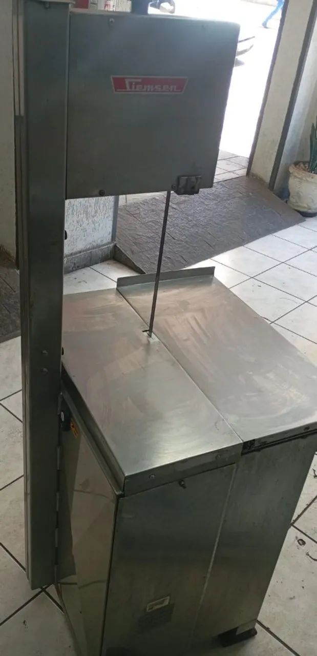 Serra Fita ind. de pé Siemsen p/ Açougue e Peixaria  - Foto 2