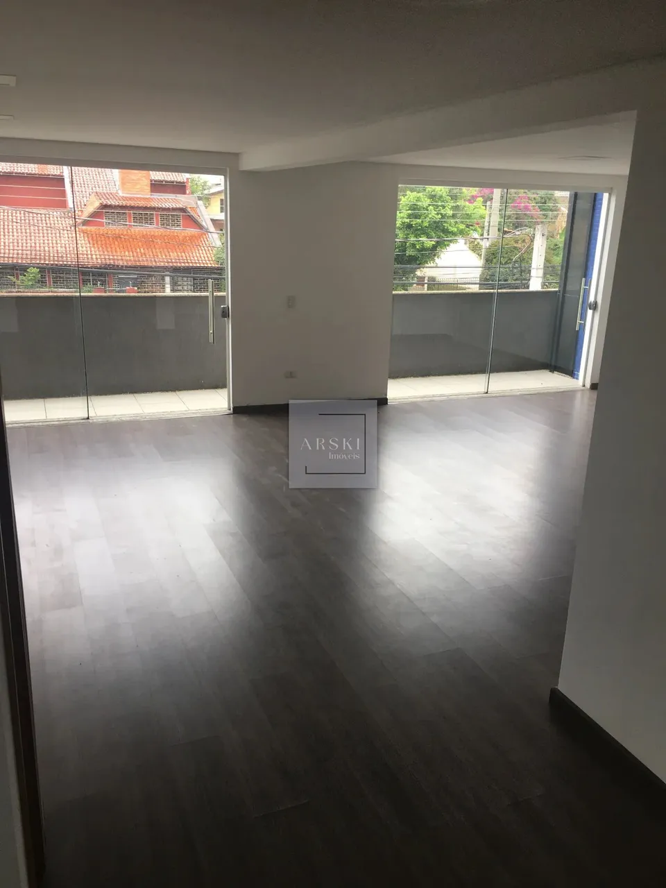 Locação de Sala Comercial para escritório, consultório, ateliê entre outras.