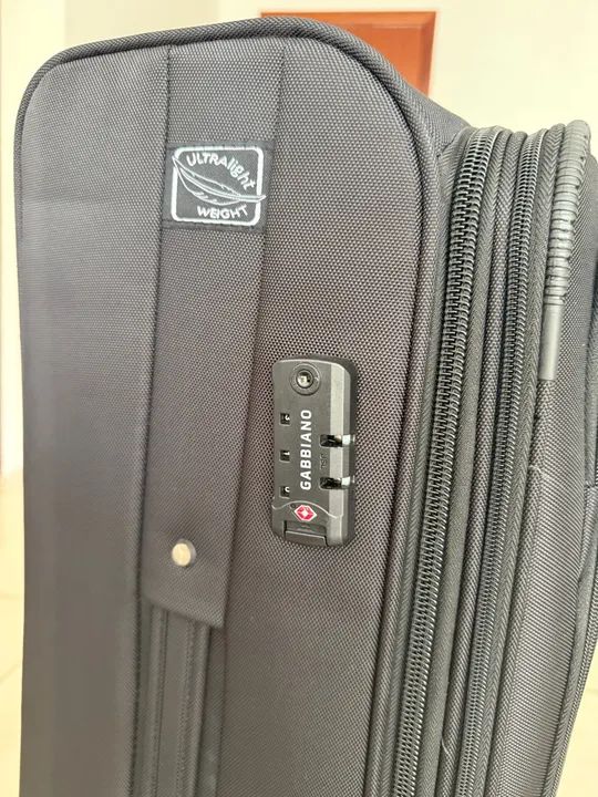 Mala de viagem Grande Gabbagio Preta 23kg a 32kg - Foto 2