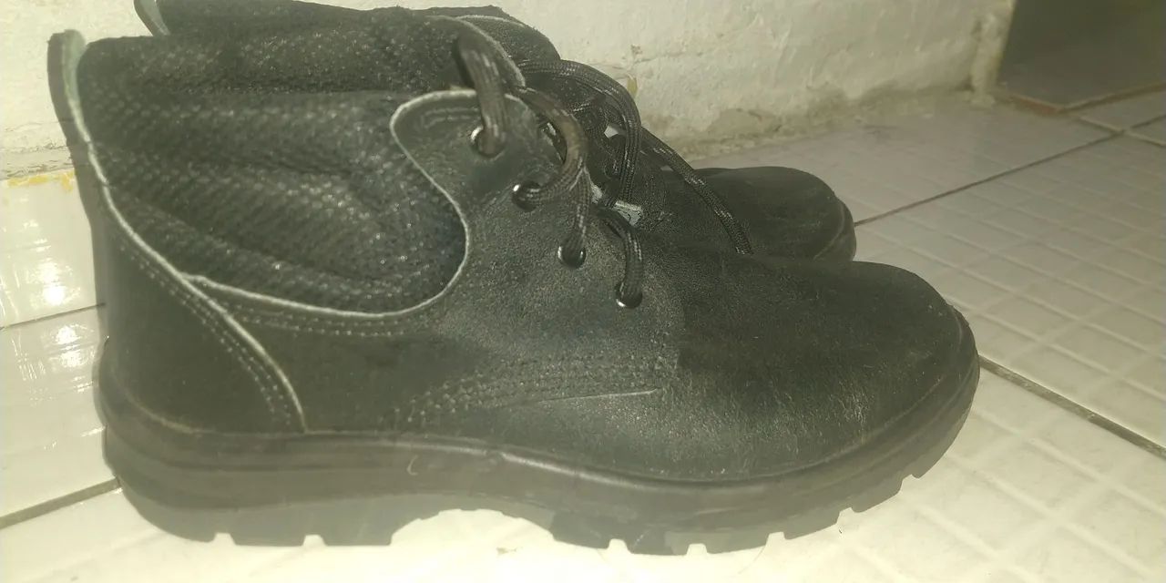 Bota tamanho 40 epi