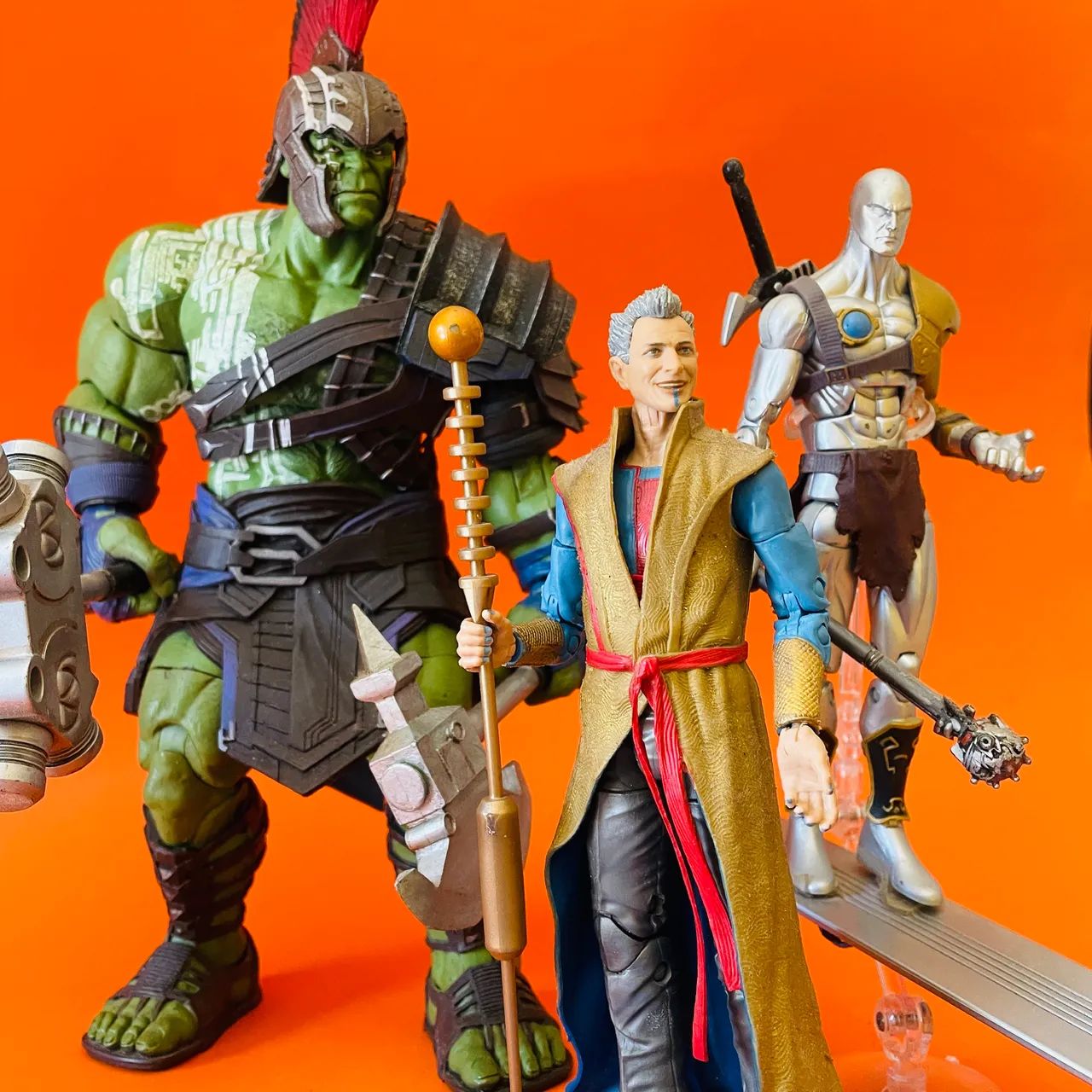 Hulk Gladiador Ragnarok + Silver Surfer Gladiador Marvel Legends / Diamond Select - Foto 3