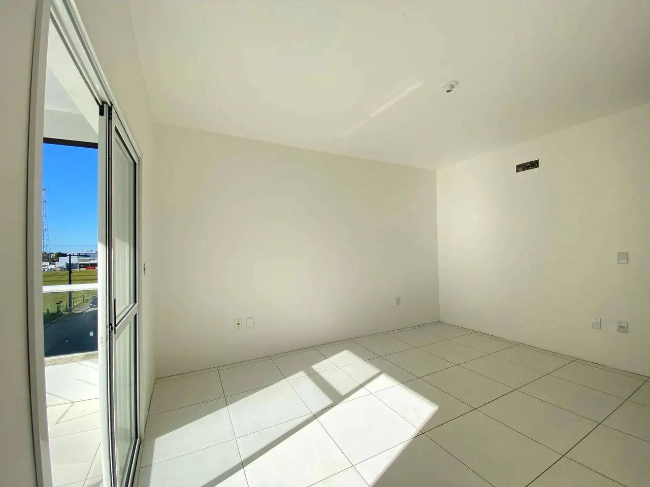 Apartamento de 02 dormitórios com sacada no centro! - Foto 5