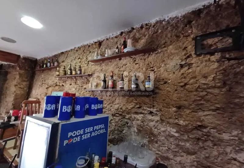 Prédio comercial com um bar no térreo. Venha ter o seu próprio negócio no Centro da Cidade - Foto 3