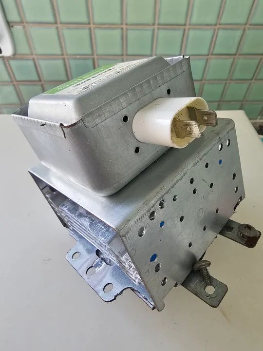 Magnetron retirado de microondas - Foto 2