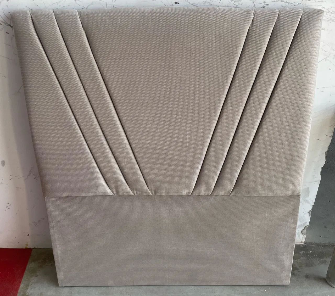 Cabeceira Estofada Bege Design Moderno TEMOS APARTI DE 190.00