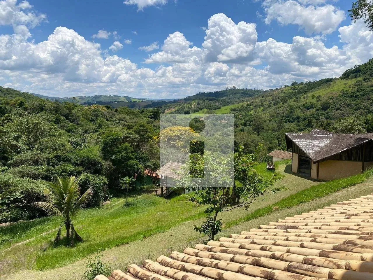 Sítio com 17 dormitórios à venda, 96000 m² por R$ 1.980.000,00 - Sítio da Serra - Tuiuti/S