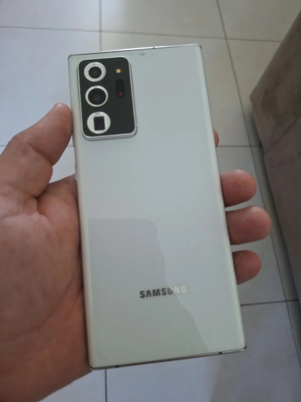 Vendo ou troco galaxy note 20 ultra com listra na tela mais nao interfere em nada...