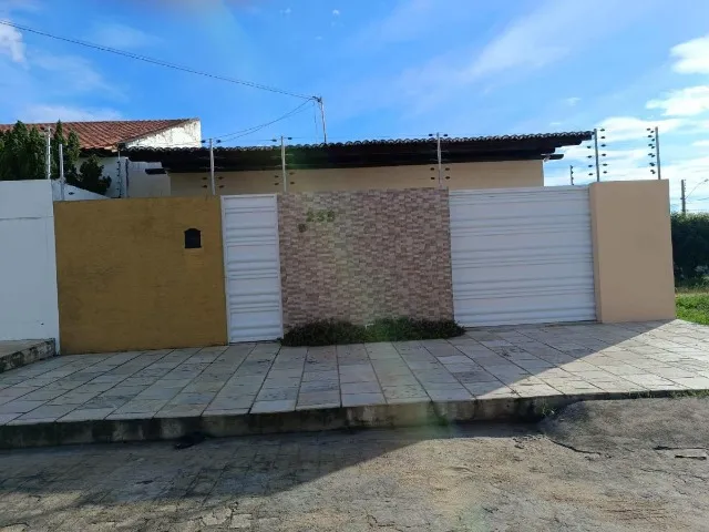 Casa em Patos, 3 quartos sendo 2 suítes