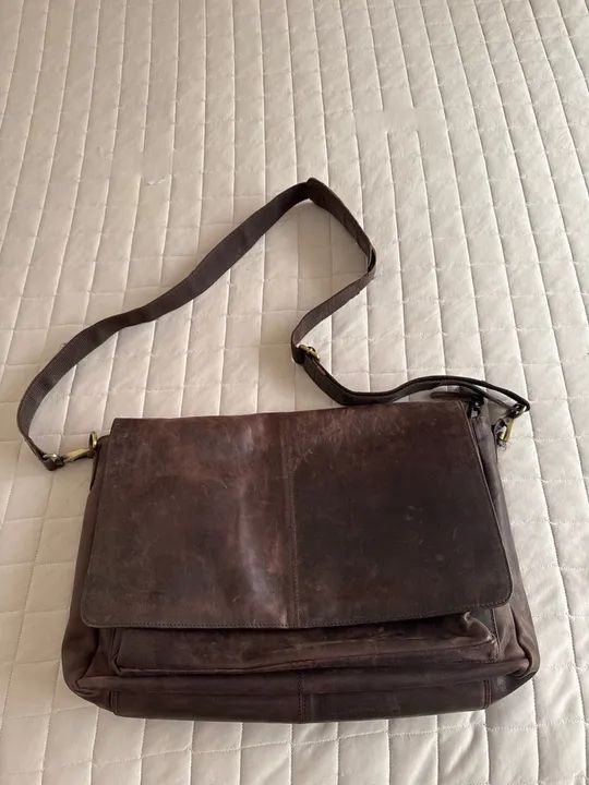 Bolsa de Ombro em Couro Marrom