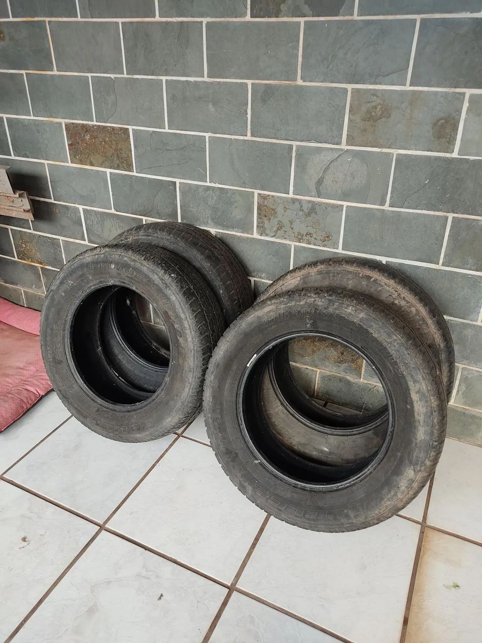 Pneus 215/65 R16 meia vida