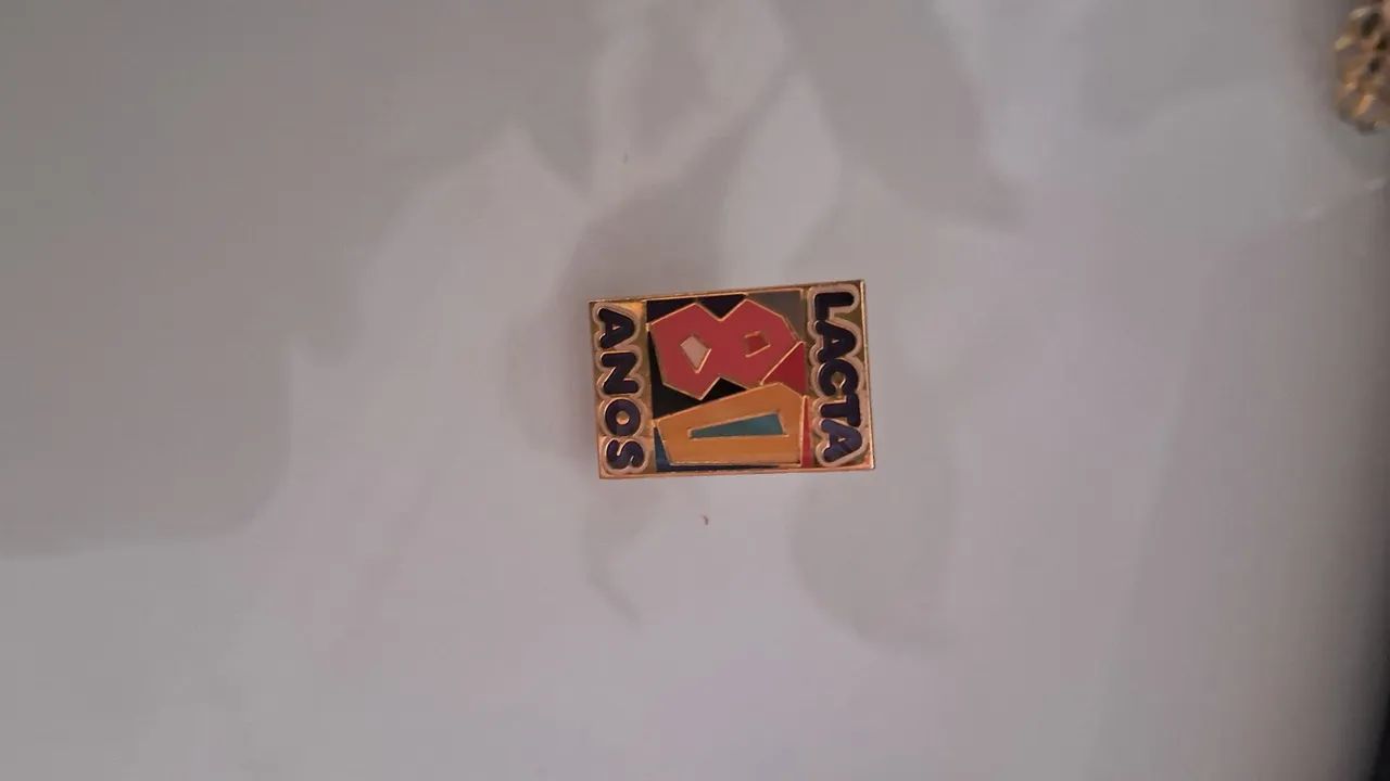 Pin Lacta 81 Anos