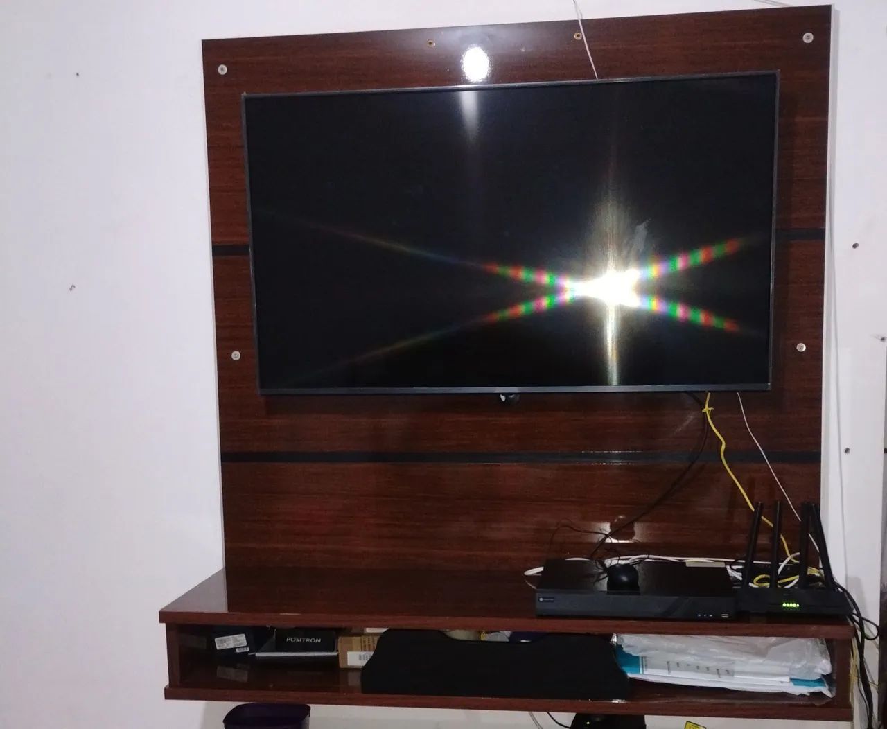 Painel em madeira de qualidade ! pesada e resistente TV  até 60 polegadas  - Foto 2