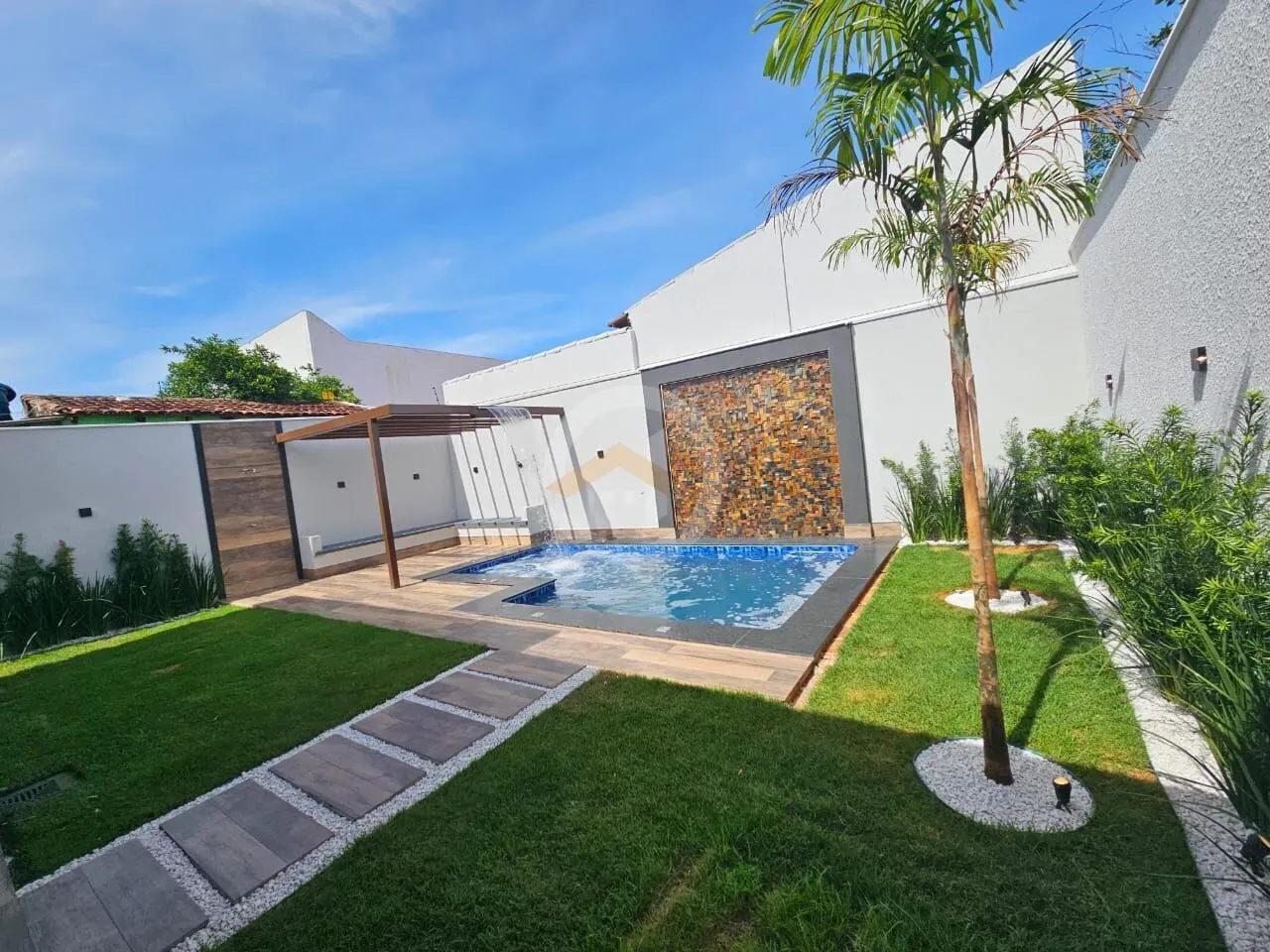 Casa 3 suites plenas,sozinha lote no Bairro Ilda