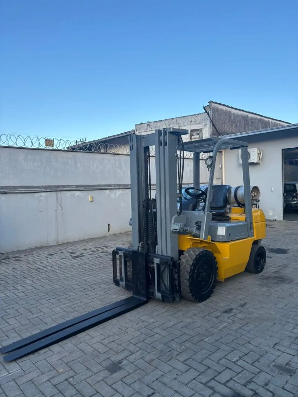 Empilhadeira GLP CHL ano 2015