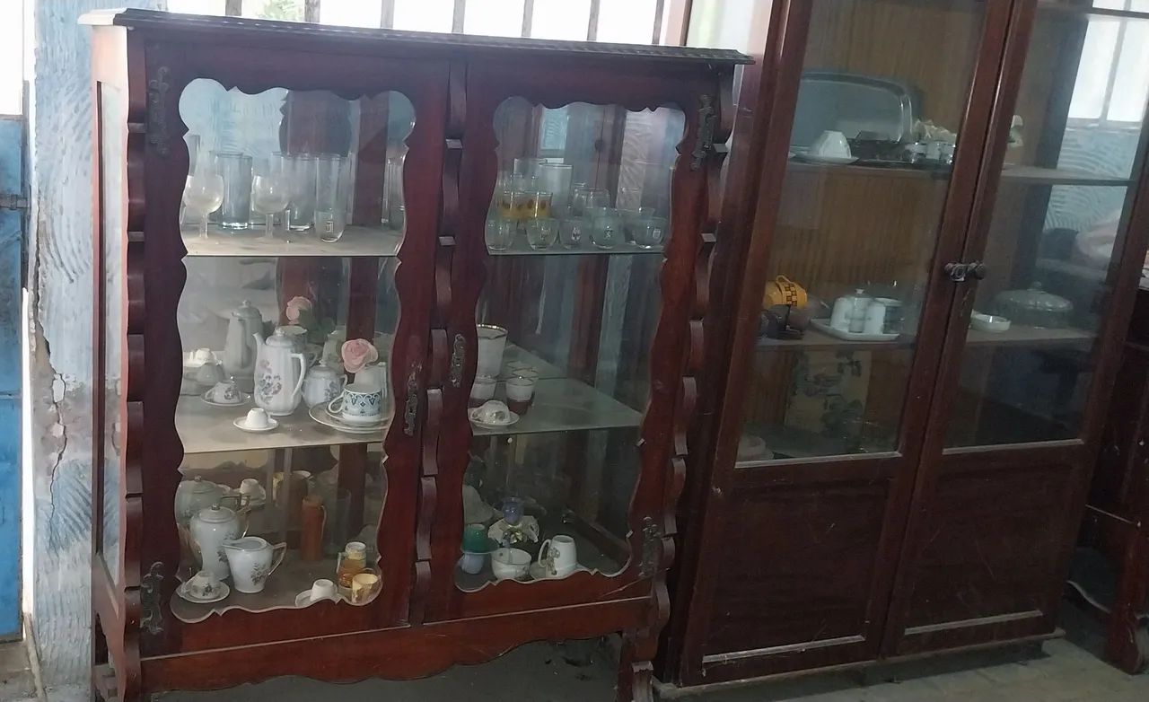 Vendo móveis antigos