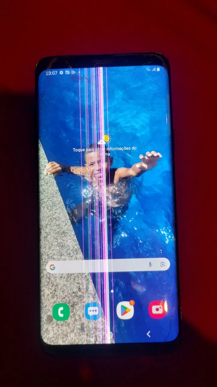 Samsung S9+ novo no sem trincos só esse linha a pós atualização apareceu esse linha