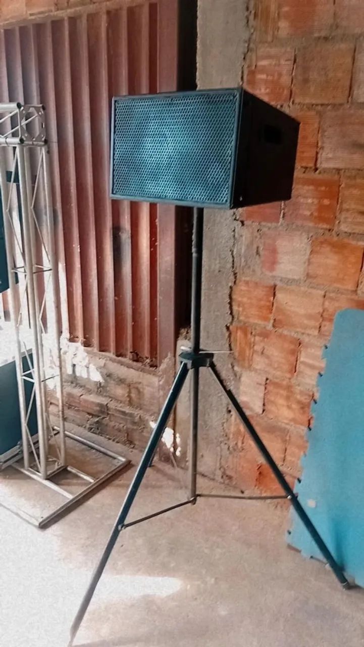Vendo Caixas Line 8x1 alto falante de 8  - Foto 3