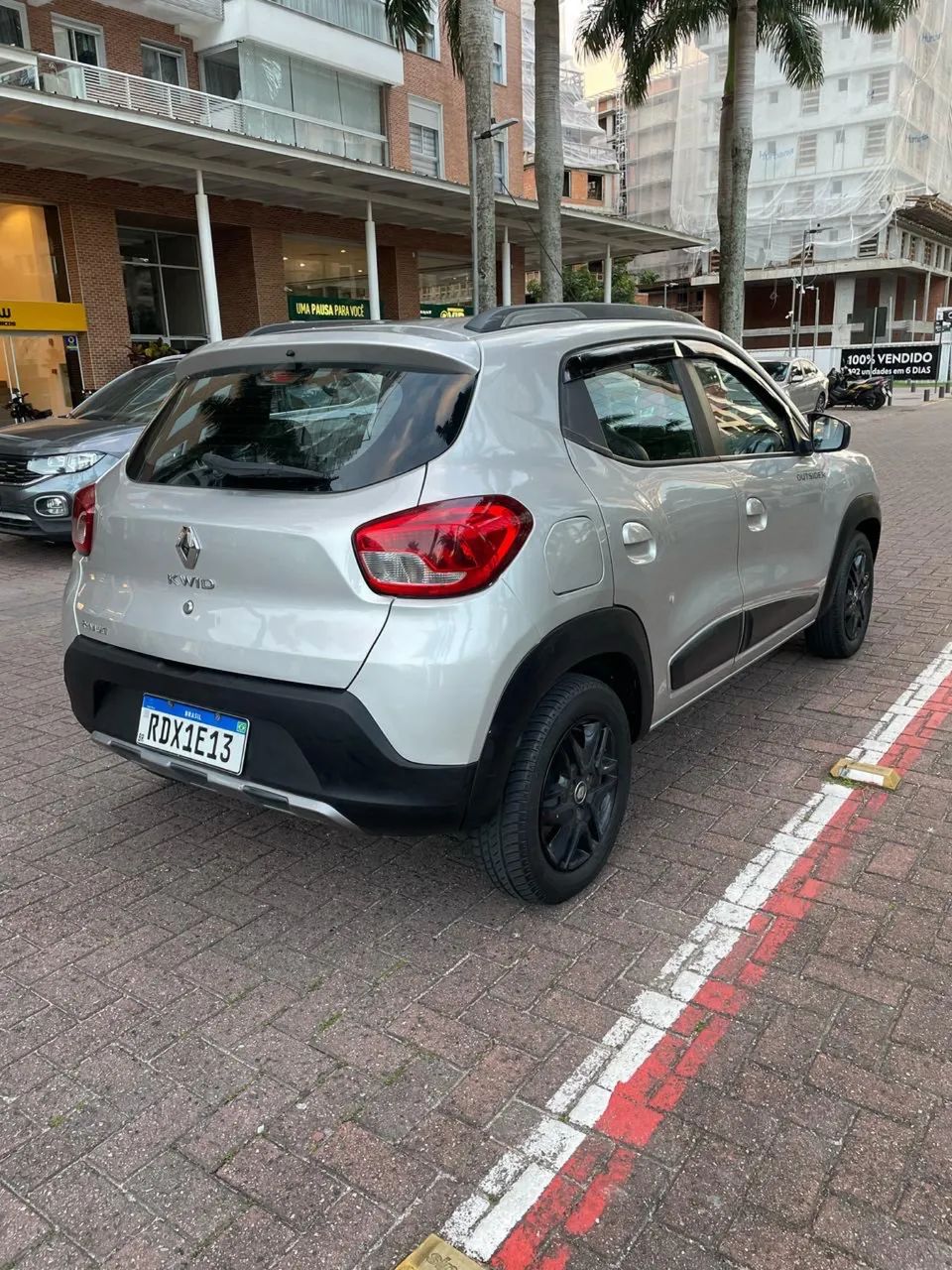 Renault Kwid Outsider 1.0 Flex 12V 5P Mec. 2021 - Foto 3
