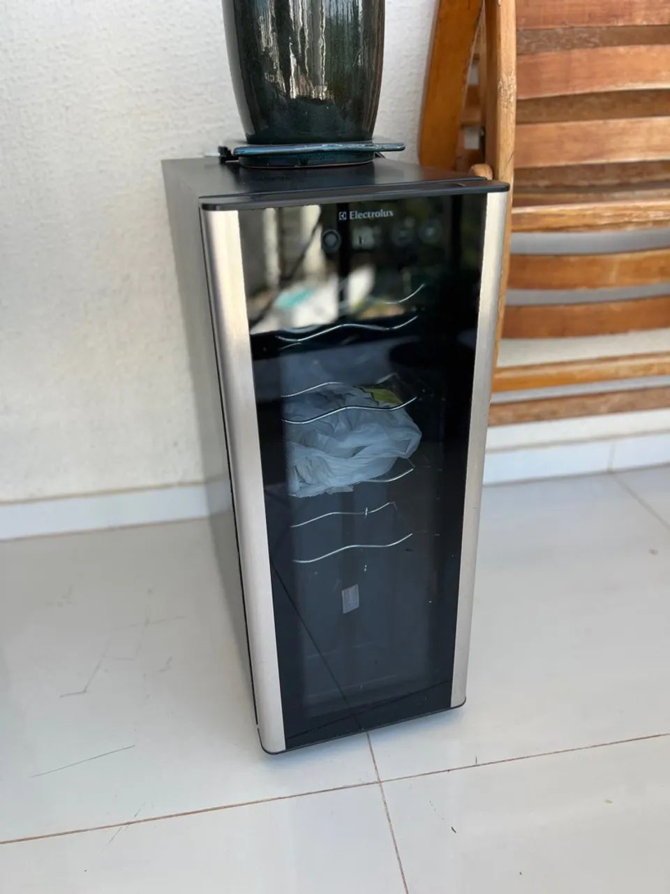 Adega para Vinho Electrolux 12 Garrafas