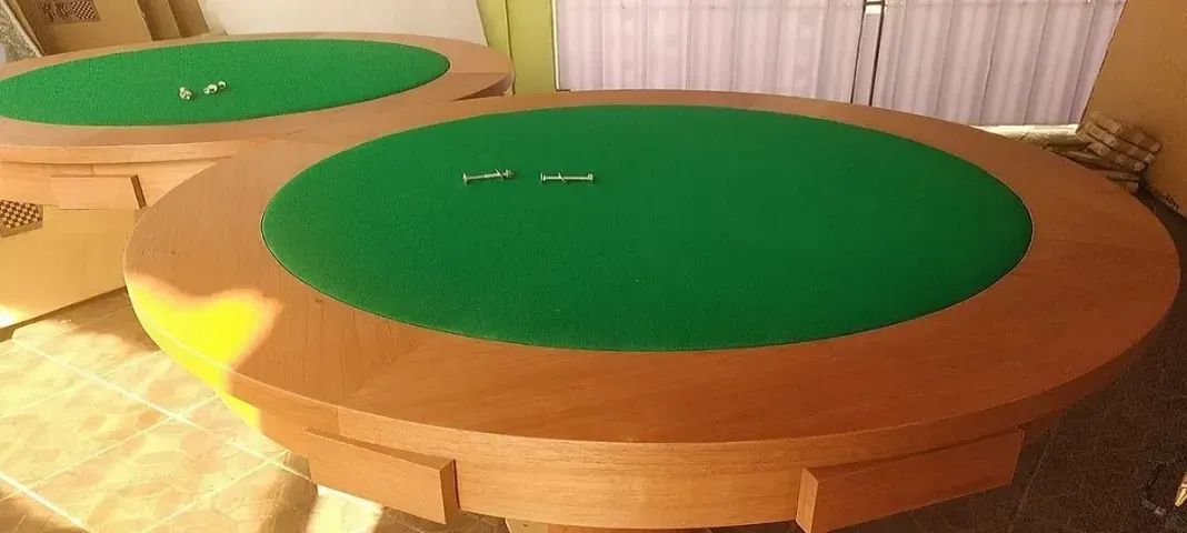 MESA DE CARTEDO REDONDA DE 110 CM  TECIDO VERDE - Foto 2