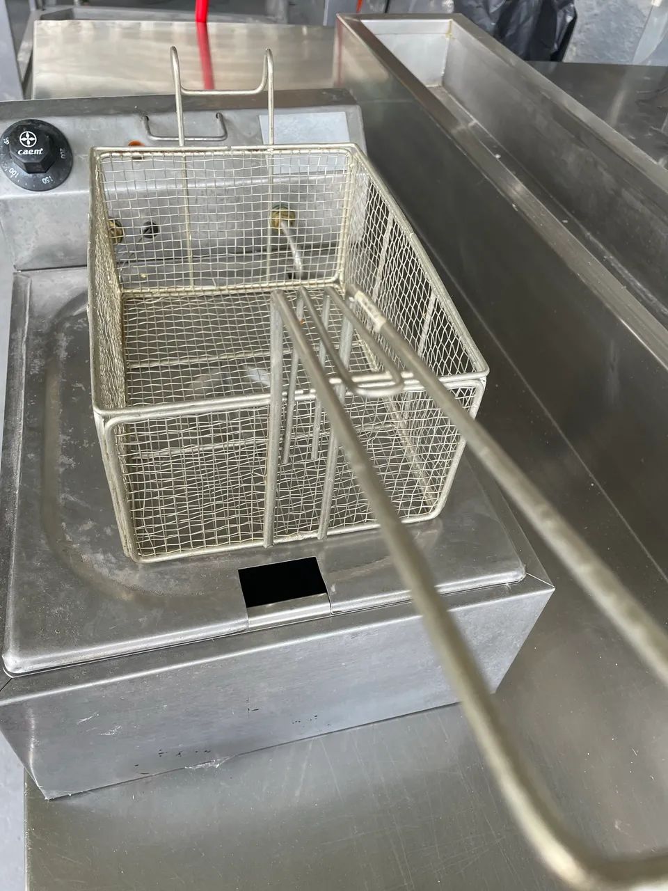 Fritadeira Elétrica Industrial Compacta - Aço Inox - Com Cesta