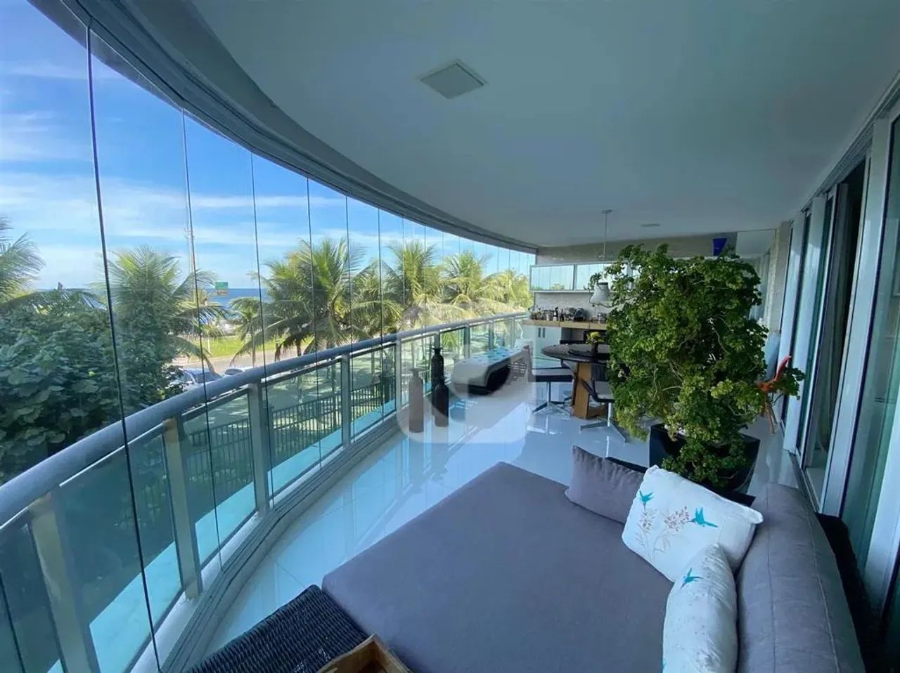 Apartamento 4 suites com 400 m² Dependência completa Frontal Mar e Sol da Manha - Foto 4