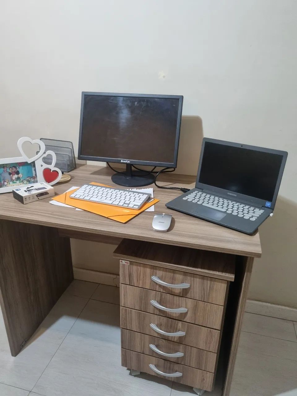 Armário e mesa de escritório 64220694171778123