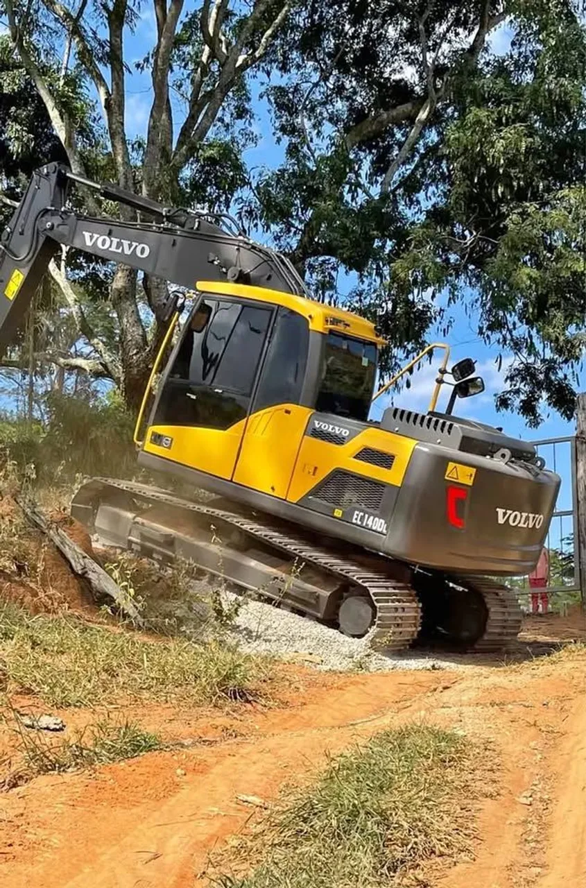 Volvo EC140DL - Escavadeira Hidráulica