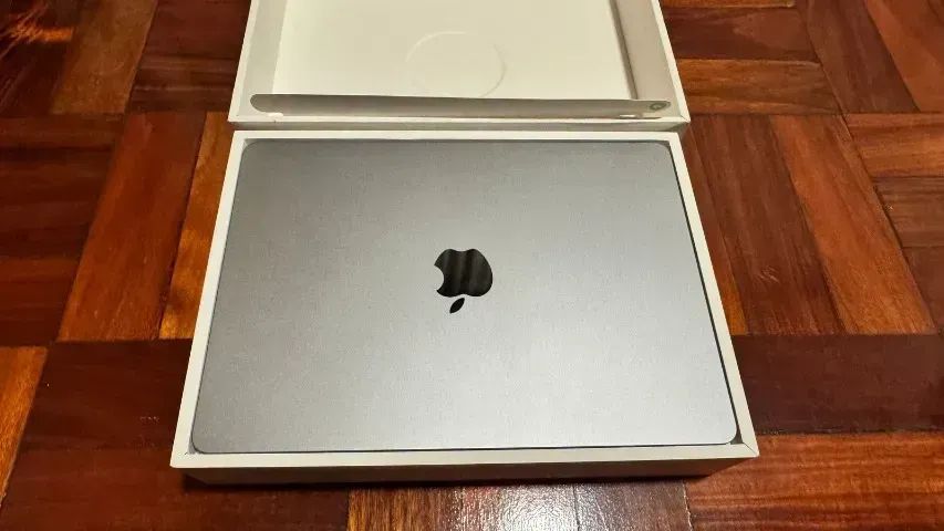 MacBook Air (13 Polegadas, M3, 2024) - Impecável!