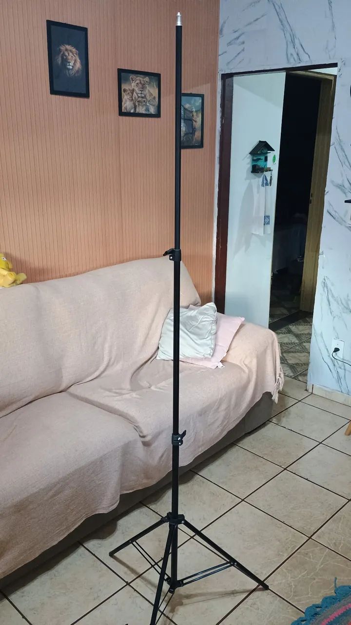 Tripé para câmera , ring light ou celular usado  - Foto 3