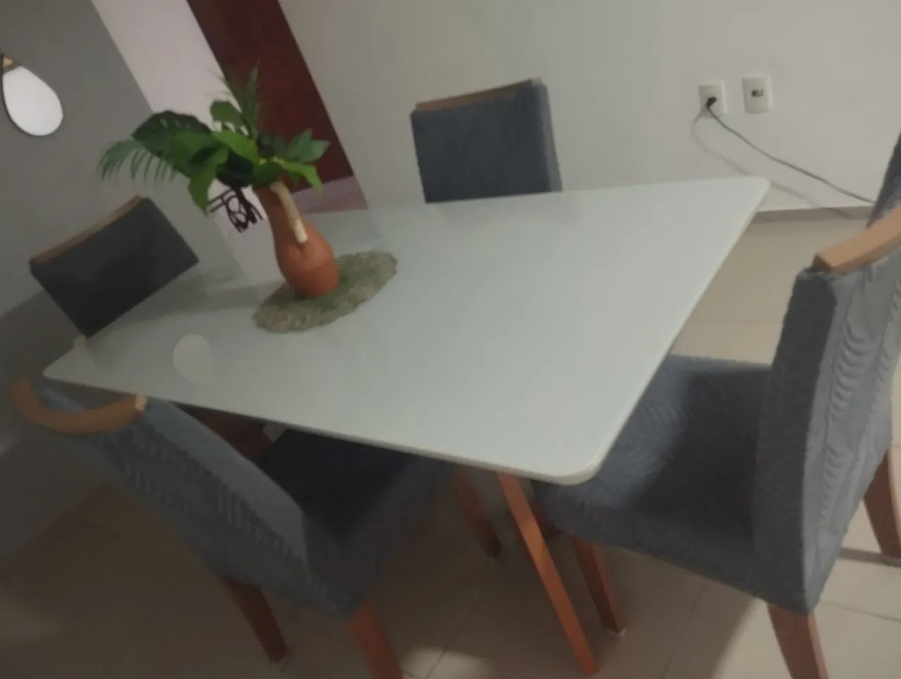 Mesa com cadeiras - Foto 2
