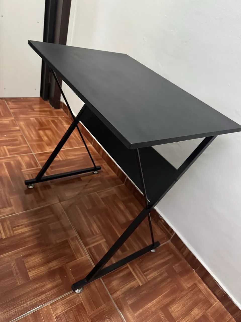 Mesa para Computador / Escritório - Compacta e Moderna - Foto 5