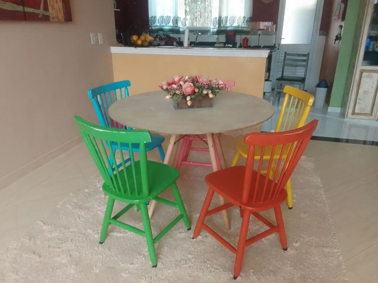 Mesa com 5 cadeiras em bom estado  - Foto 5