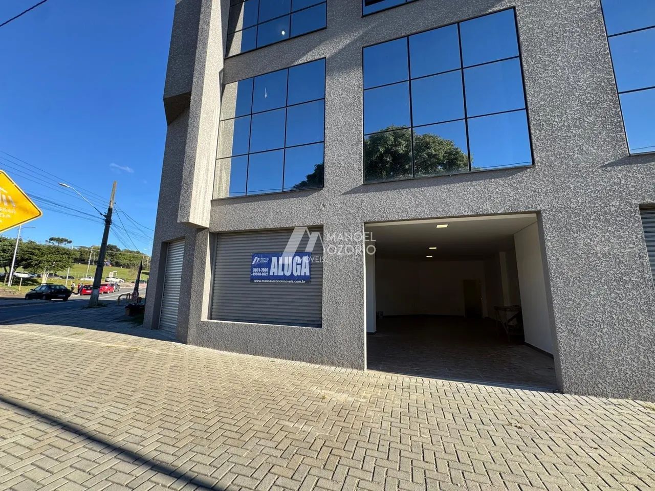 Sala Comercial no Centro de Araucária 100m² para Locação
