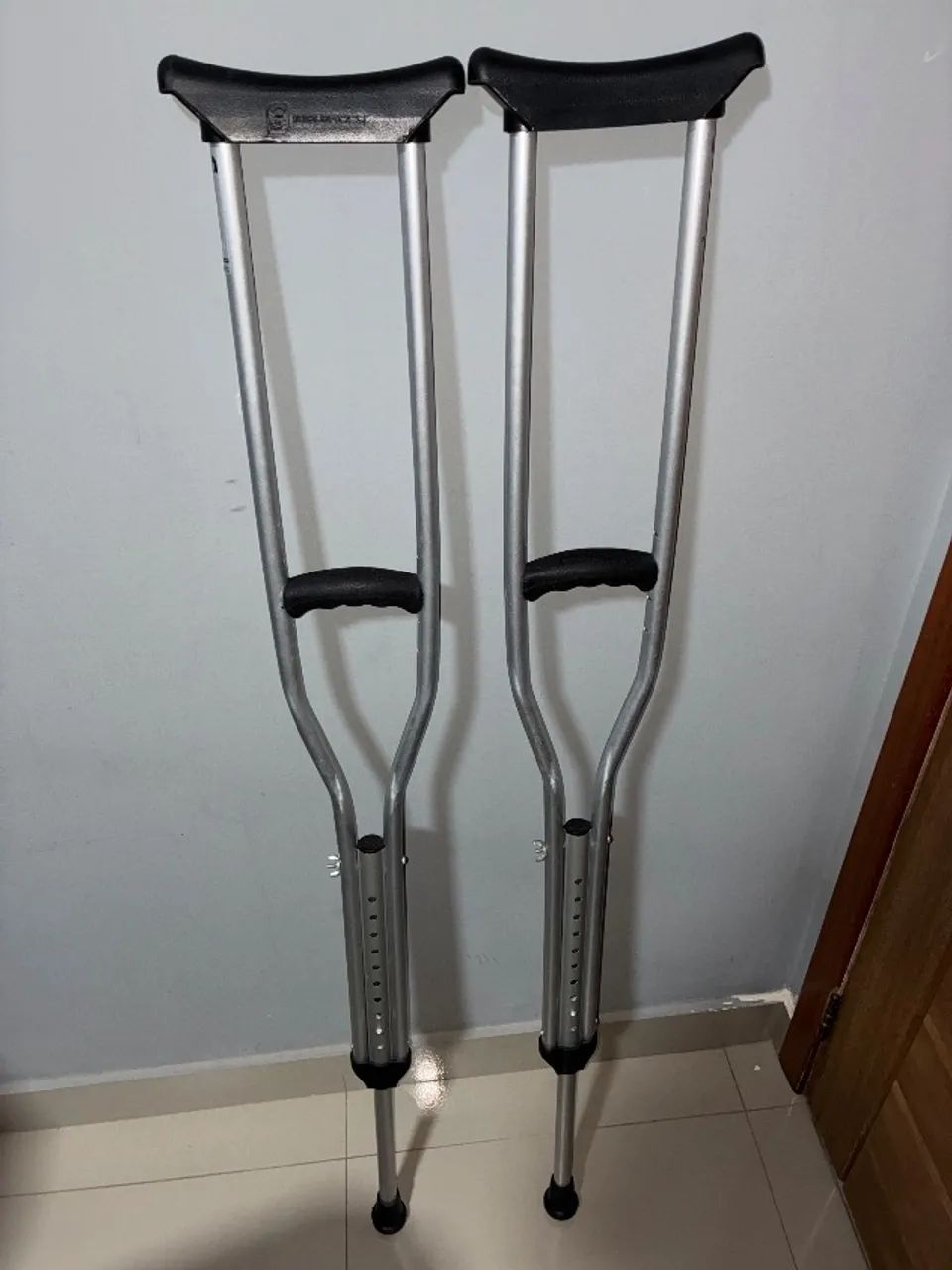 Muleta de aço axilar de alumínio  - Foto 2