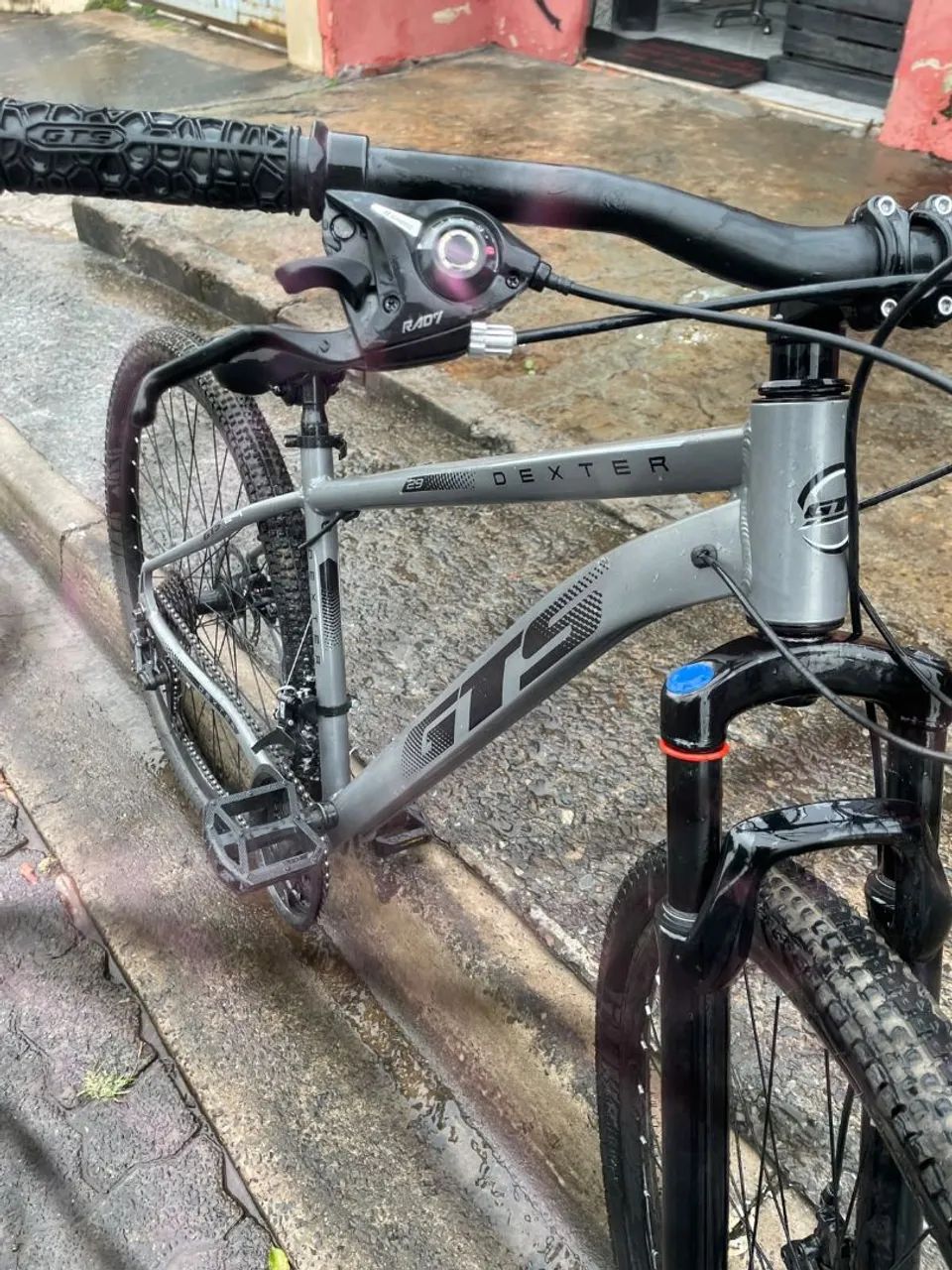 Vende se bicicleta aro 29 semi nova  - Foto 4