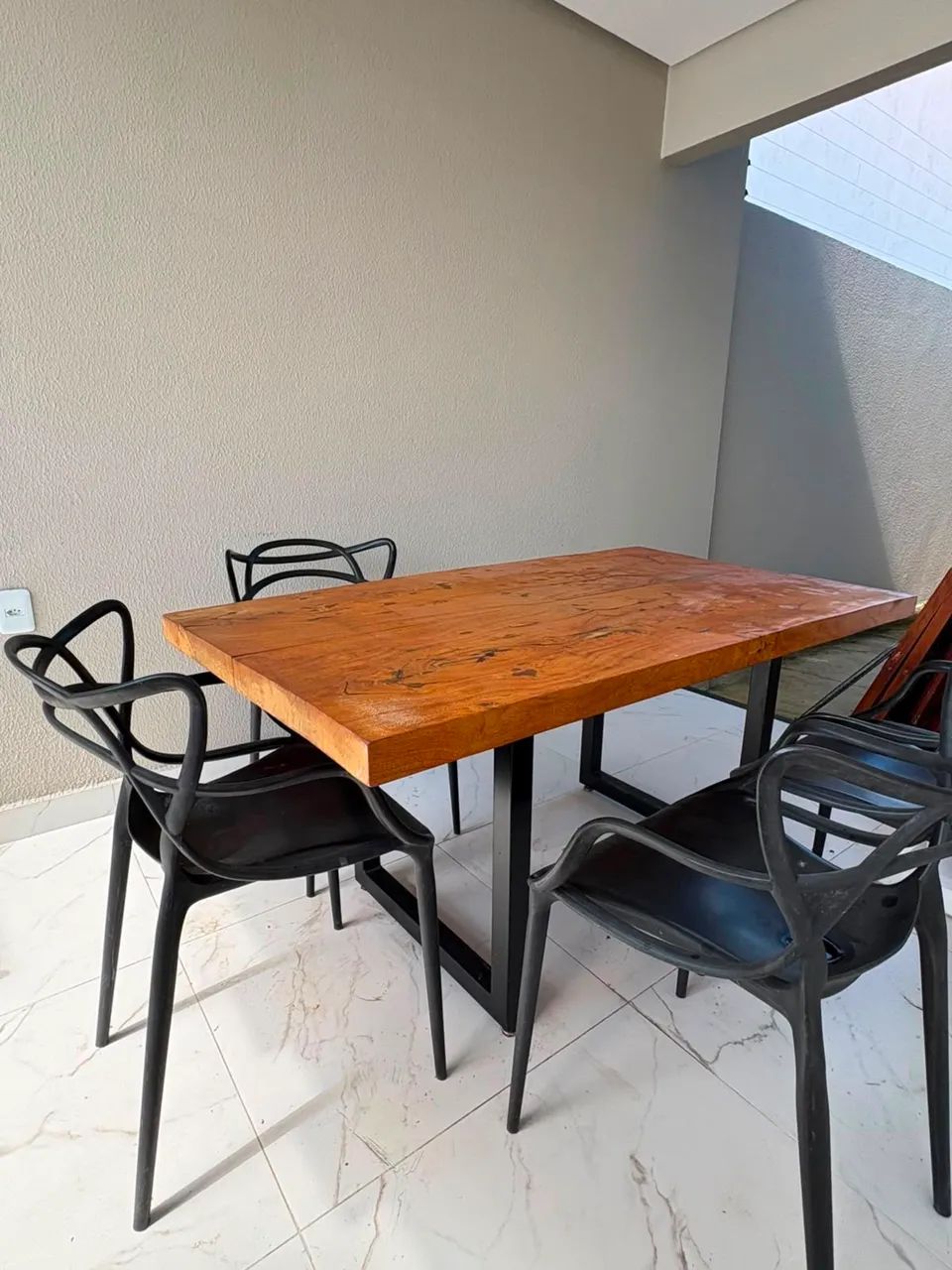 Vendo mesa de madeira 