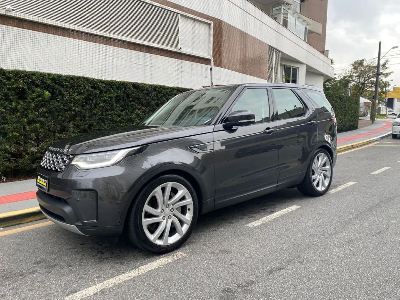 Land Rover Discovery 2022