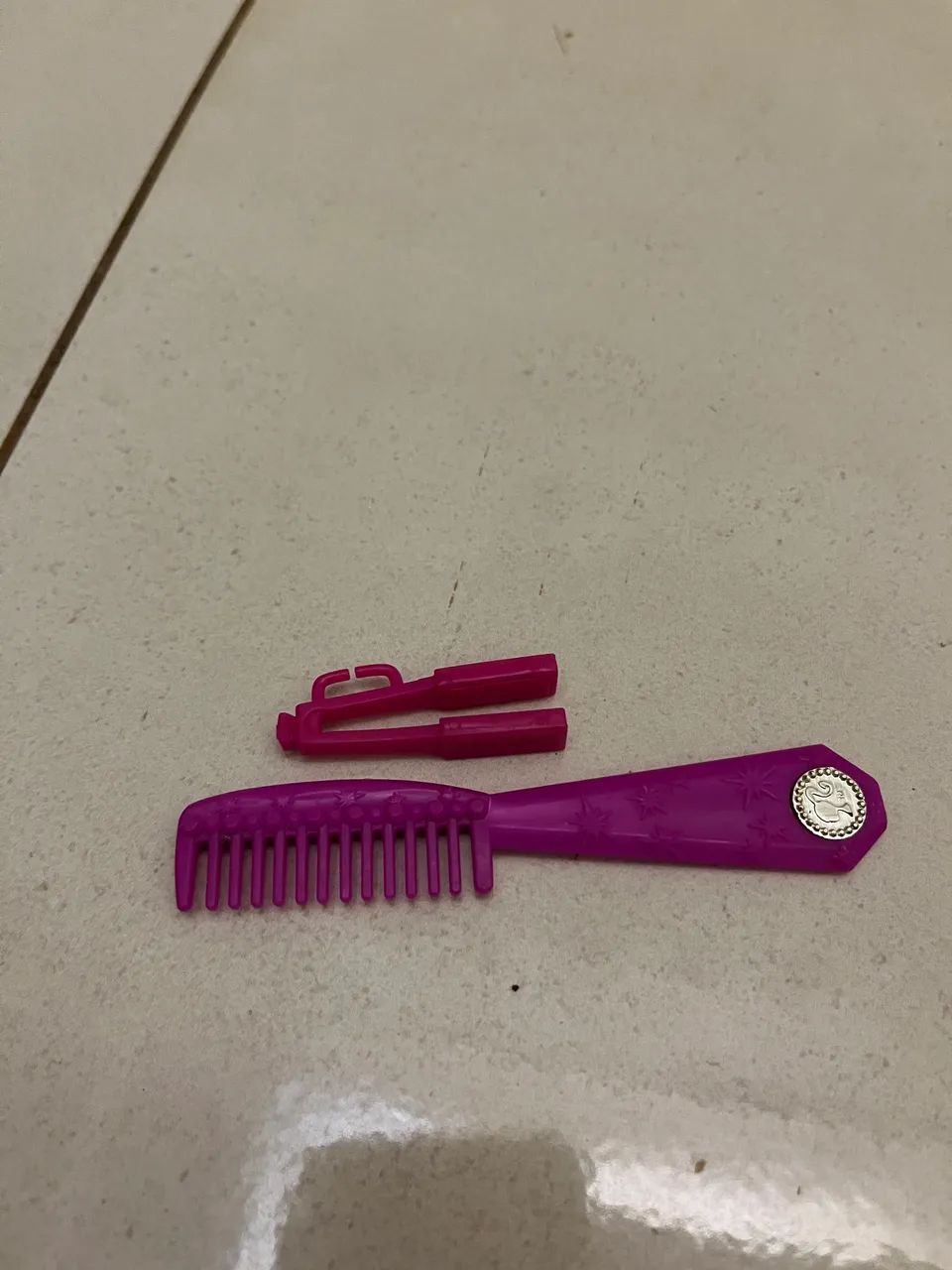 Acessórios da Barbie - Pente e chapinha  - Foto 2